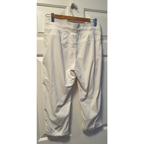 Lululemon White Lined Pull On Studio Crop Pants, Size 8 - Picture 2 of 4